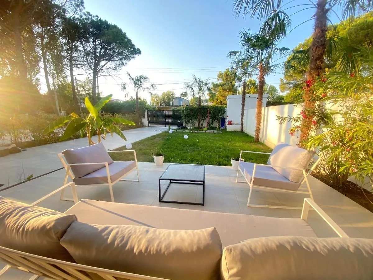 White Beach Villa - Luxury Velipojë