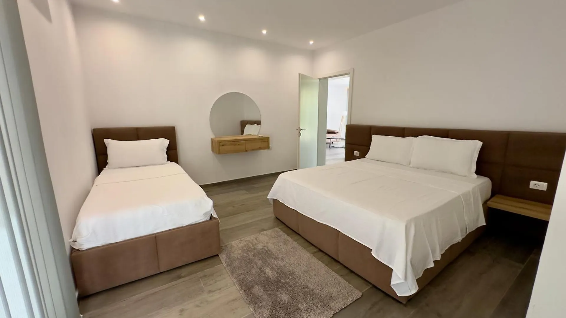 White Beach Villa - Luxury Velipojë