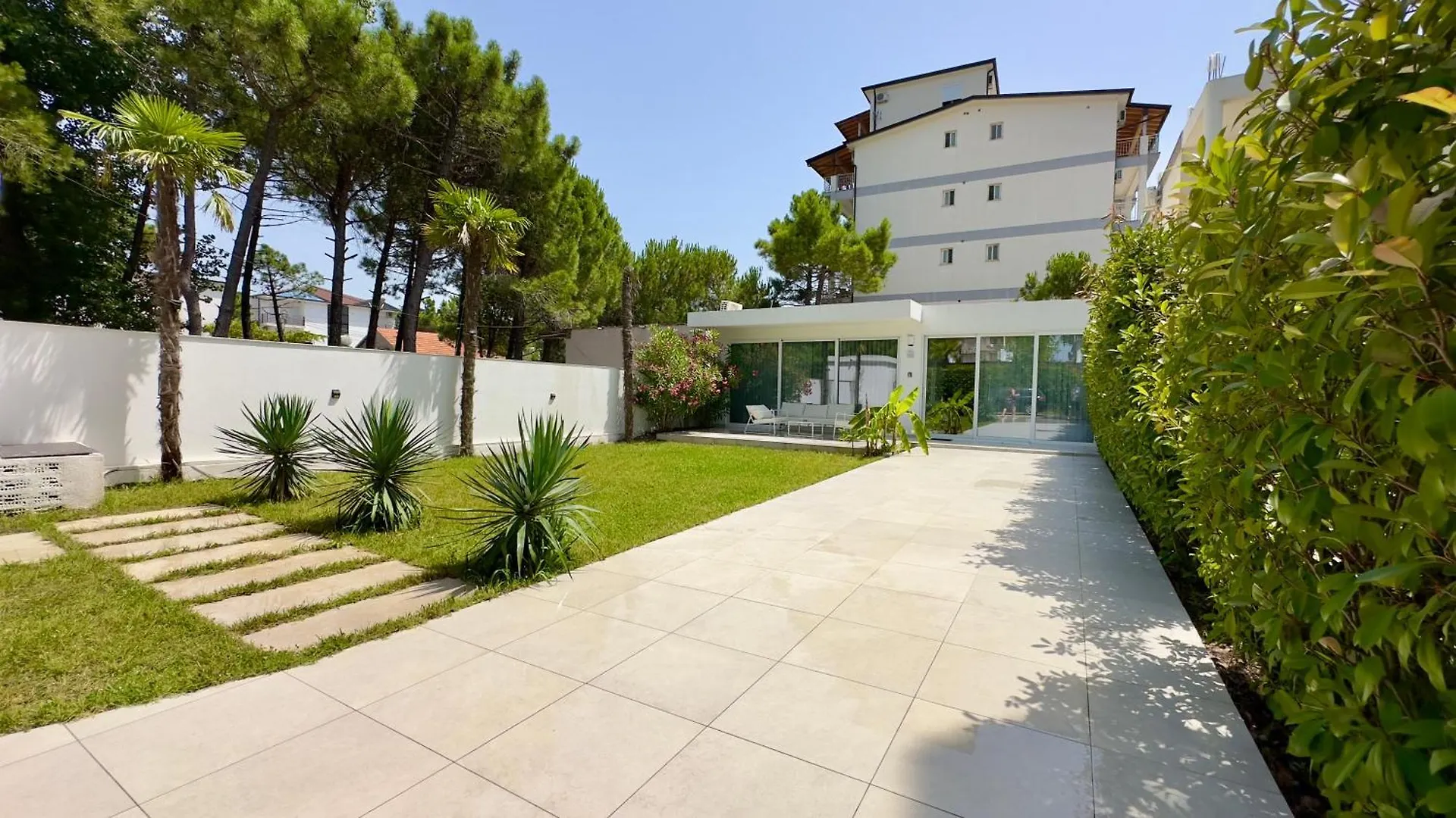 White Beach Villa - Luxury Velipojë Albanien